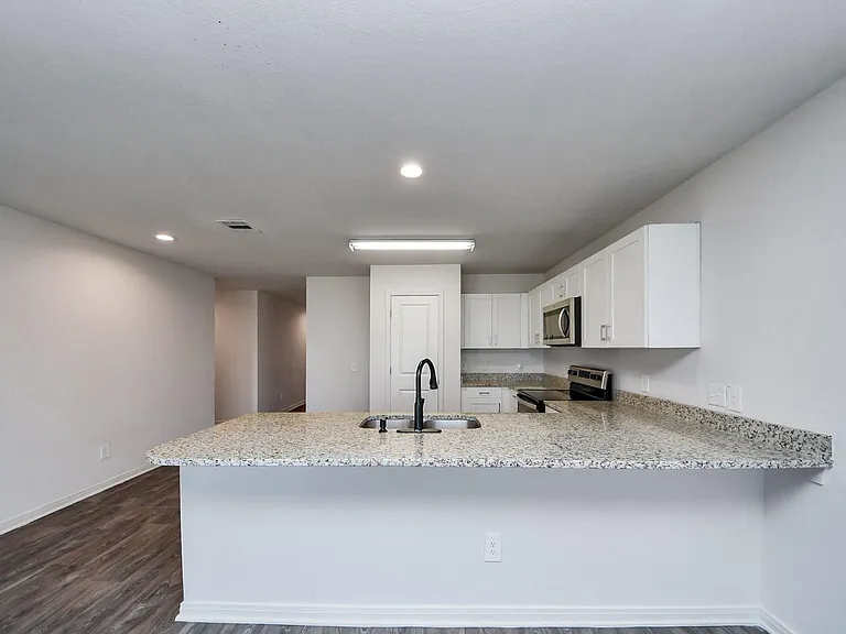 164 Goldenrod — Photo 17