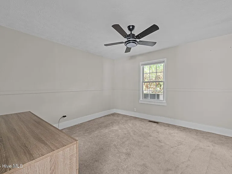 2402 Oaks Rd — Photo 18