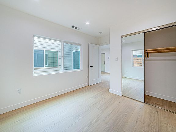 3rd image of 1735 S Hobart Blvd #3/4