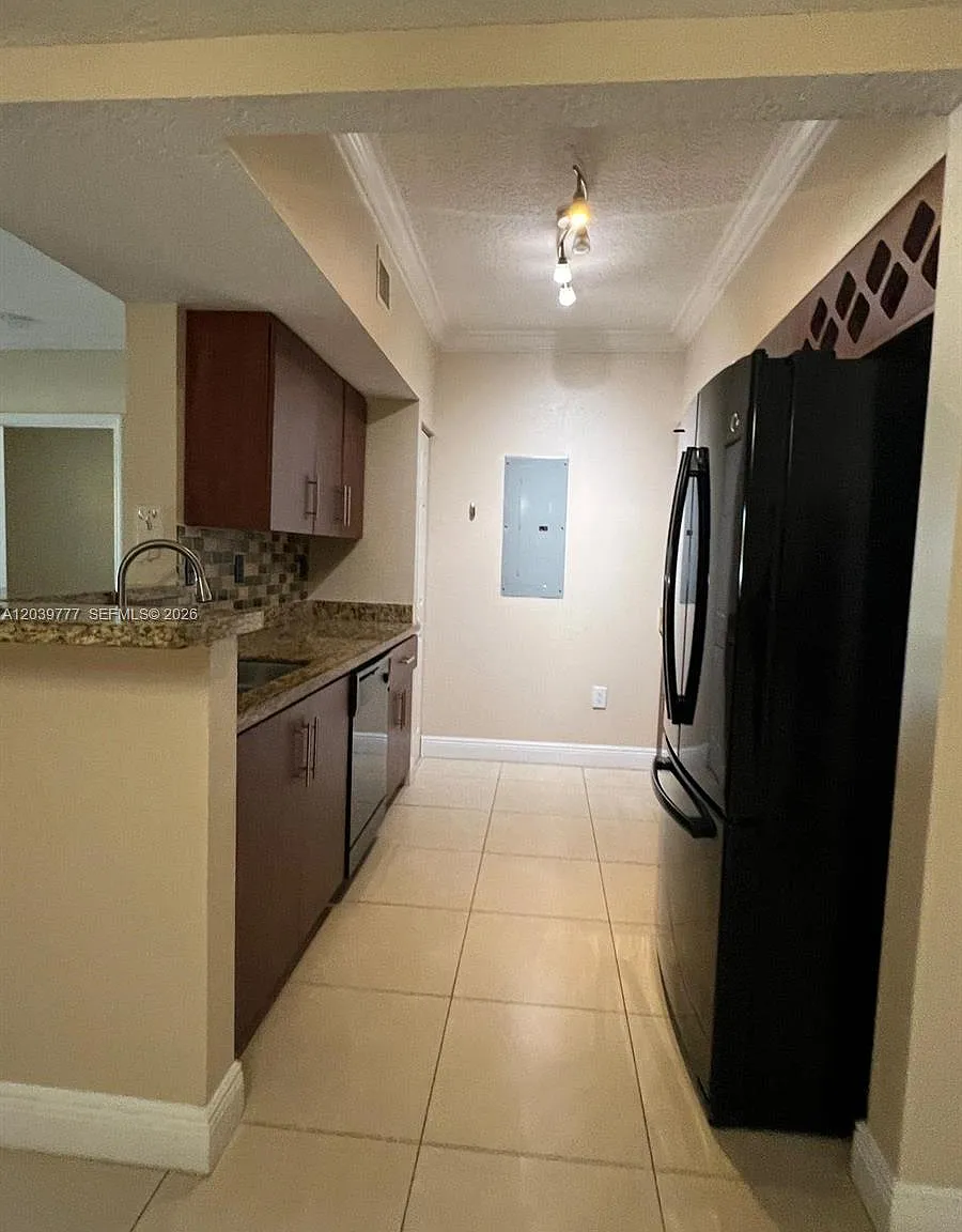 Marquesa Condo — Photo 3