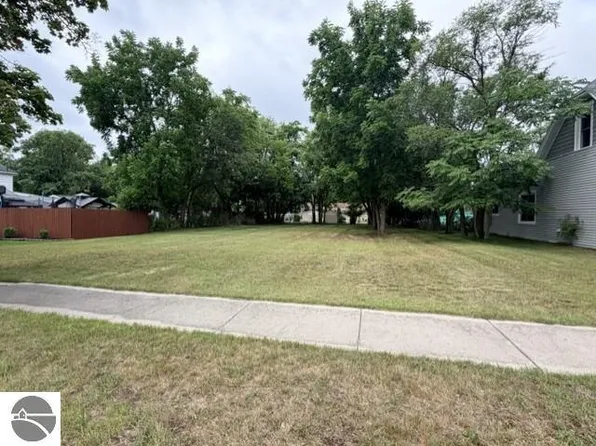 315 Sawyer St #7, East Tawas, MI 48730