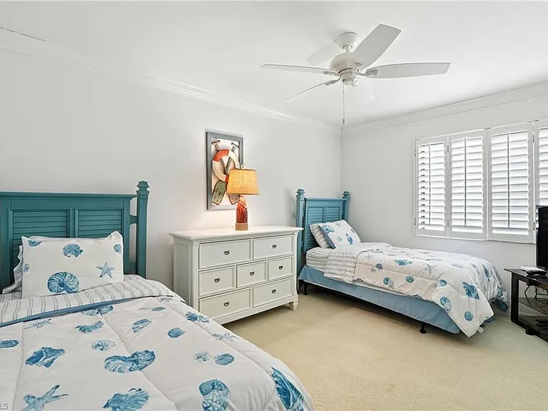 7032 Pelican Bay Blvd #E-304 — Photo 25