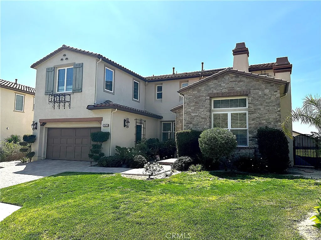 5 bed, 4.5 bath, 3813 sqft, $7,700 — Photo 1