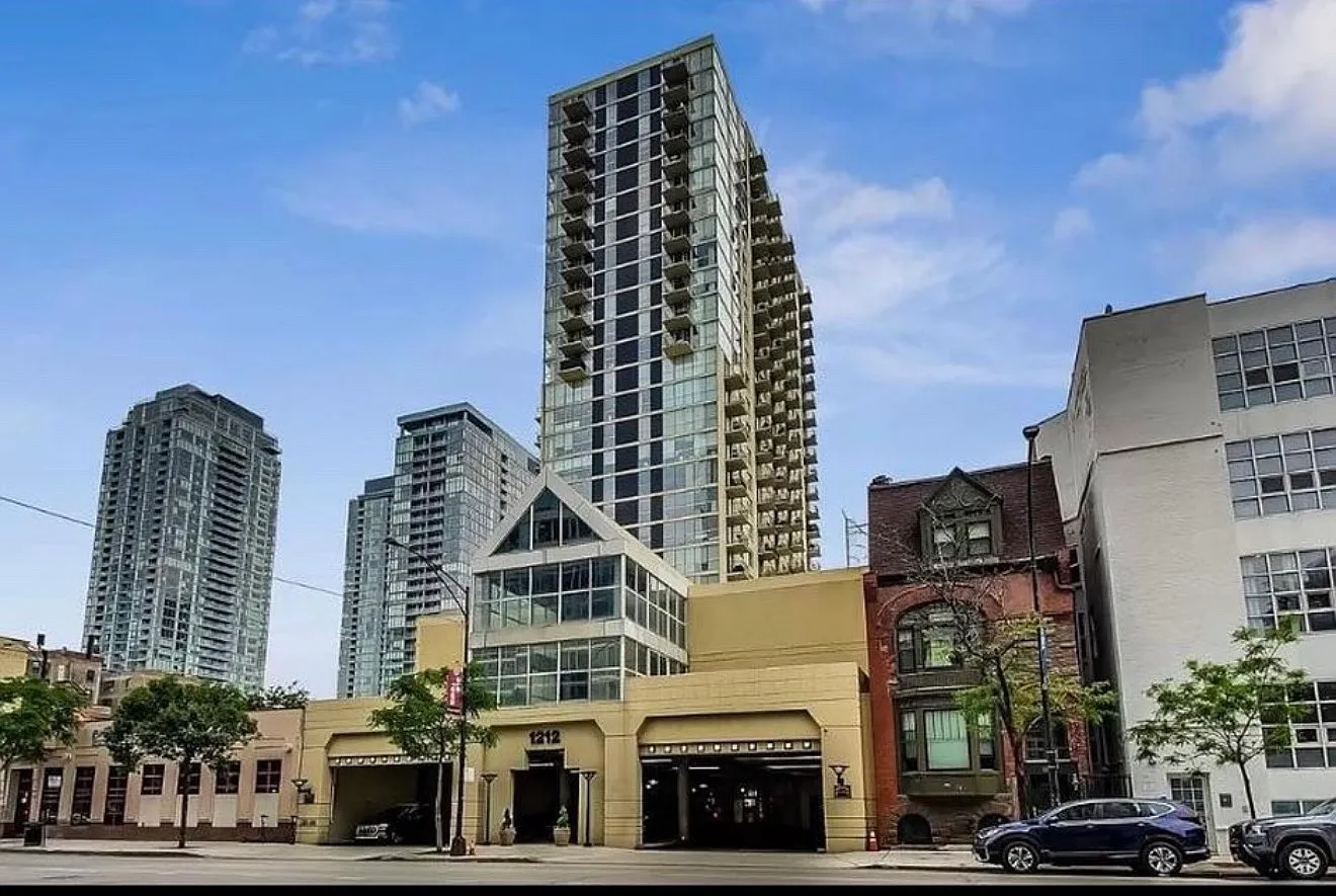 1 bed, 700 sqft, $2,300 — Photo 2