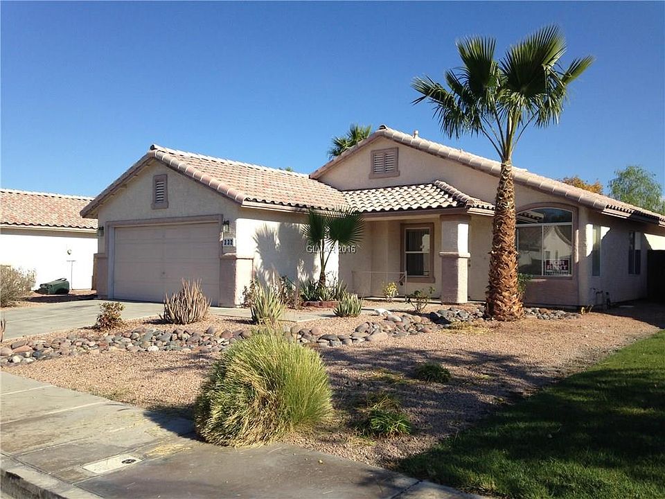 1st image of 332 Desert Knolls St
