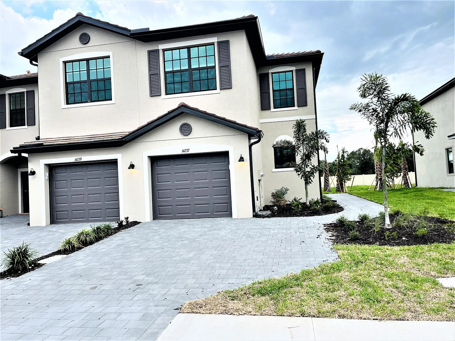 3 bed, 2.5 bath, 1934 sqft, $2,500 — Photo 1