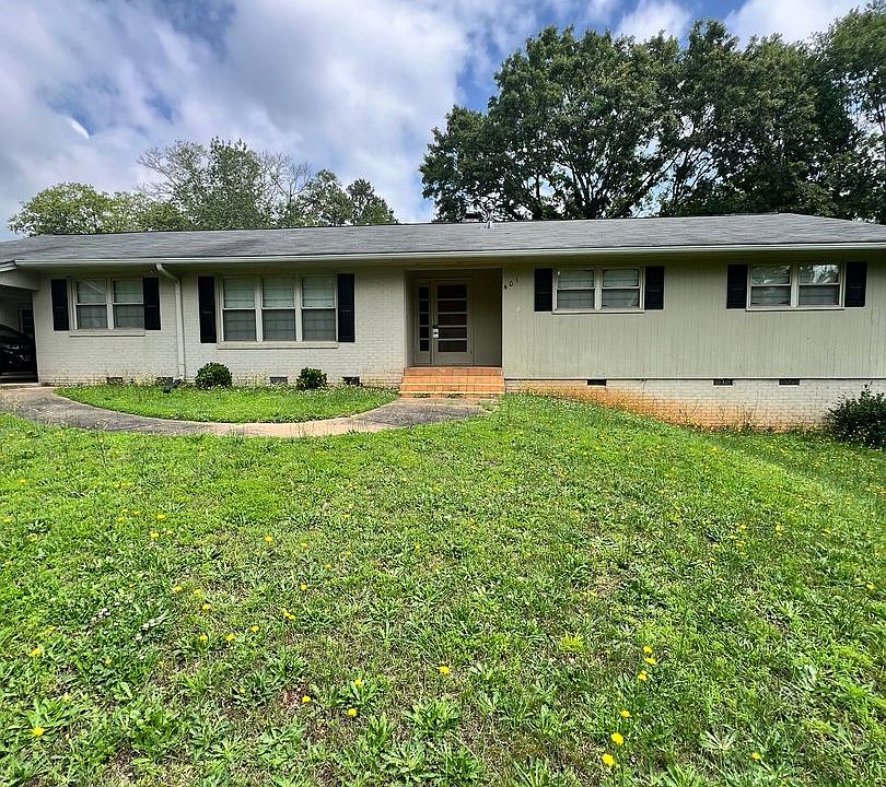 1st image of 401 Shannon Way