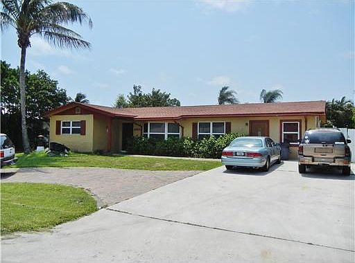 2nd image of 4400 Gardenia Dr