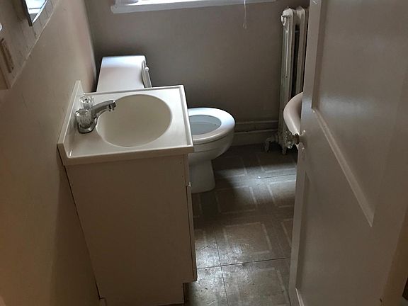 5th image of 2208 W Grace St APT A