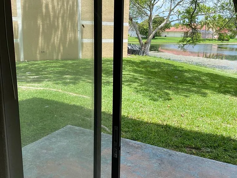 450 Palm Cir W #103 — Photo 10