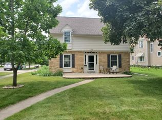 1304 6th Ave N, Windom, MN 56101