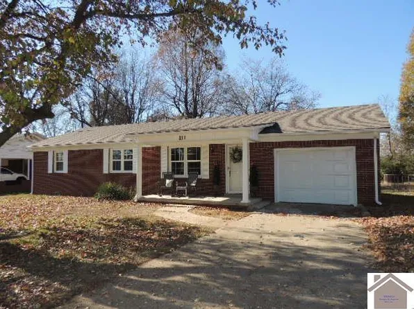 111 Bel Aire Dr, Mayfield, KY 42066