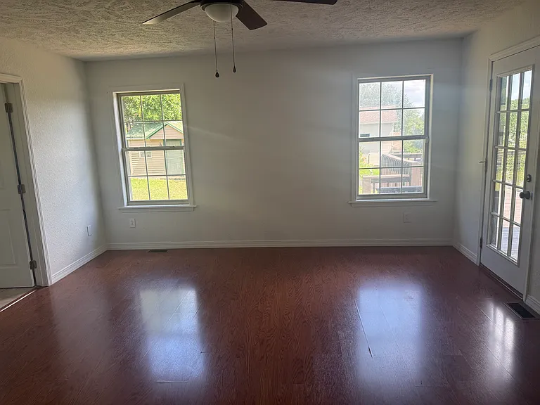 19 Oak Creek Cir — Photo 26