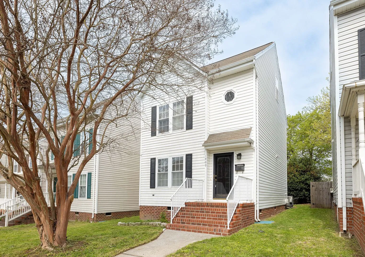 Hidden Gem in Richmond: Charming 3 Bed/2 Bath Home — Photo 2