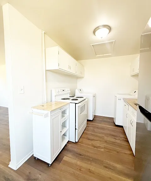 3328 Halverson Ave — Photo 8