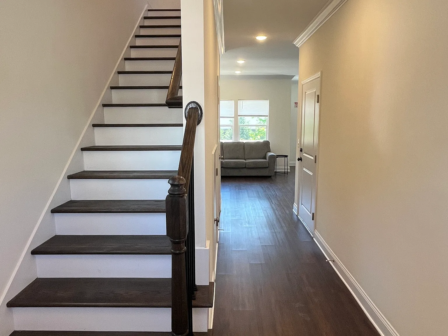 3 bed, 2.5 bath, 1242 sqft, $2,200 — Photo 4