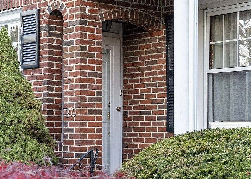 219 Brighton St, Belmont, MA 02478 Zillow