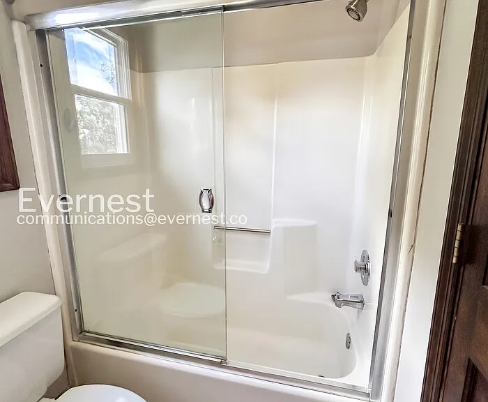 915 Russell St #A — Photo 14