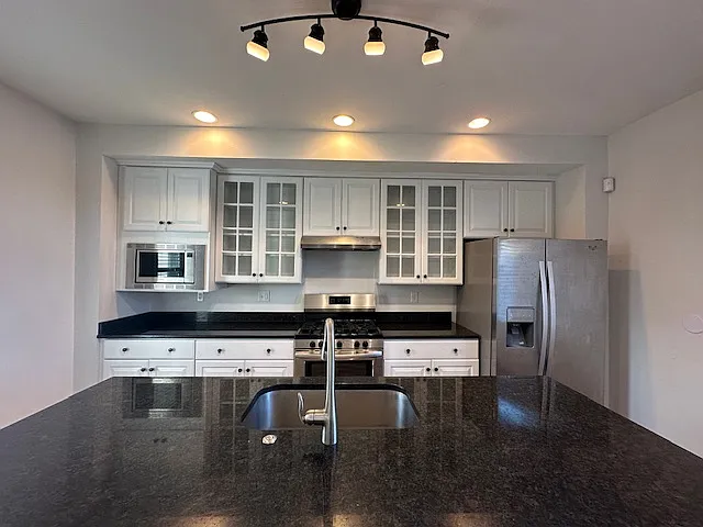 235 S Monroe Ave — Photo 4