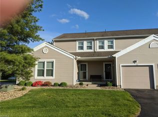 425 Pineview Dr NE, Warren, OH