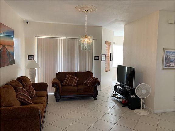 4th image of 502 Anise Way