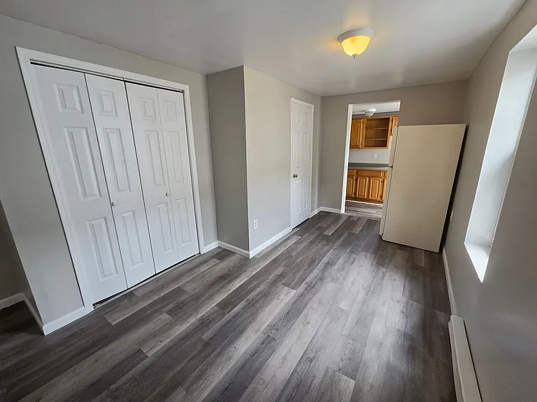 430 W Turner St — Photo 2