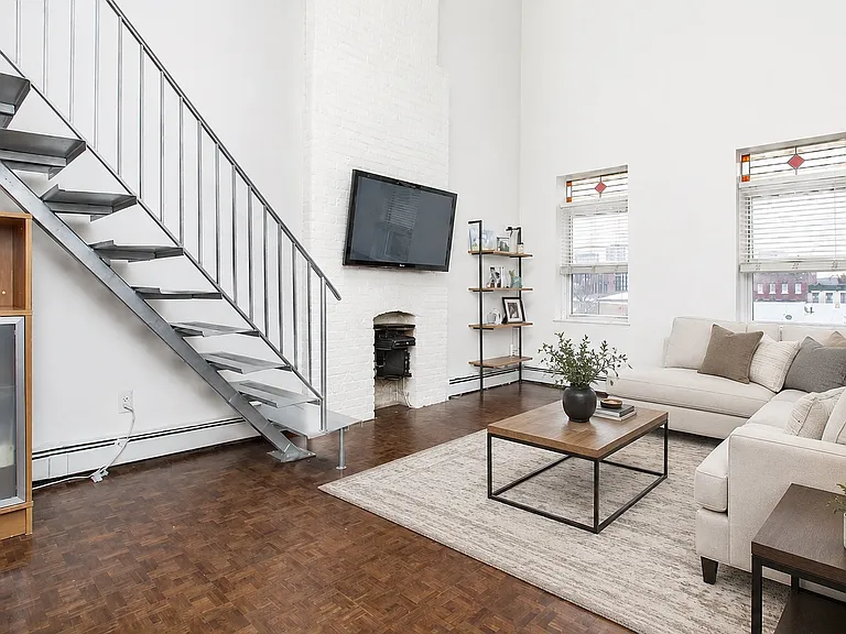 212 9th St #4B — Photo 5