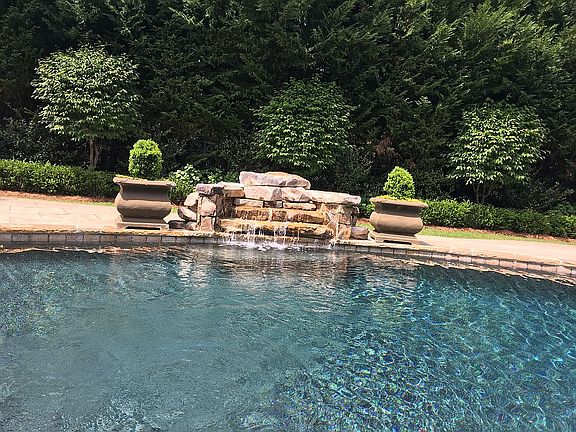 2nd image of 3195 Camellia Ln