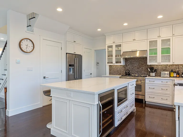 80 Sycamore Dr — Photo 9