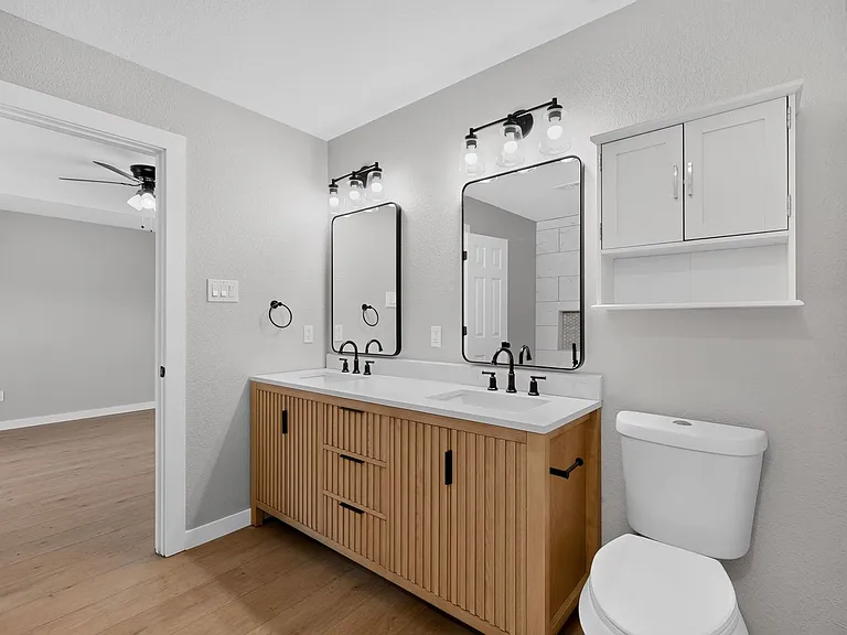 13291 Guerin Dr — Photo 29