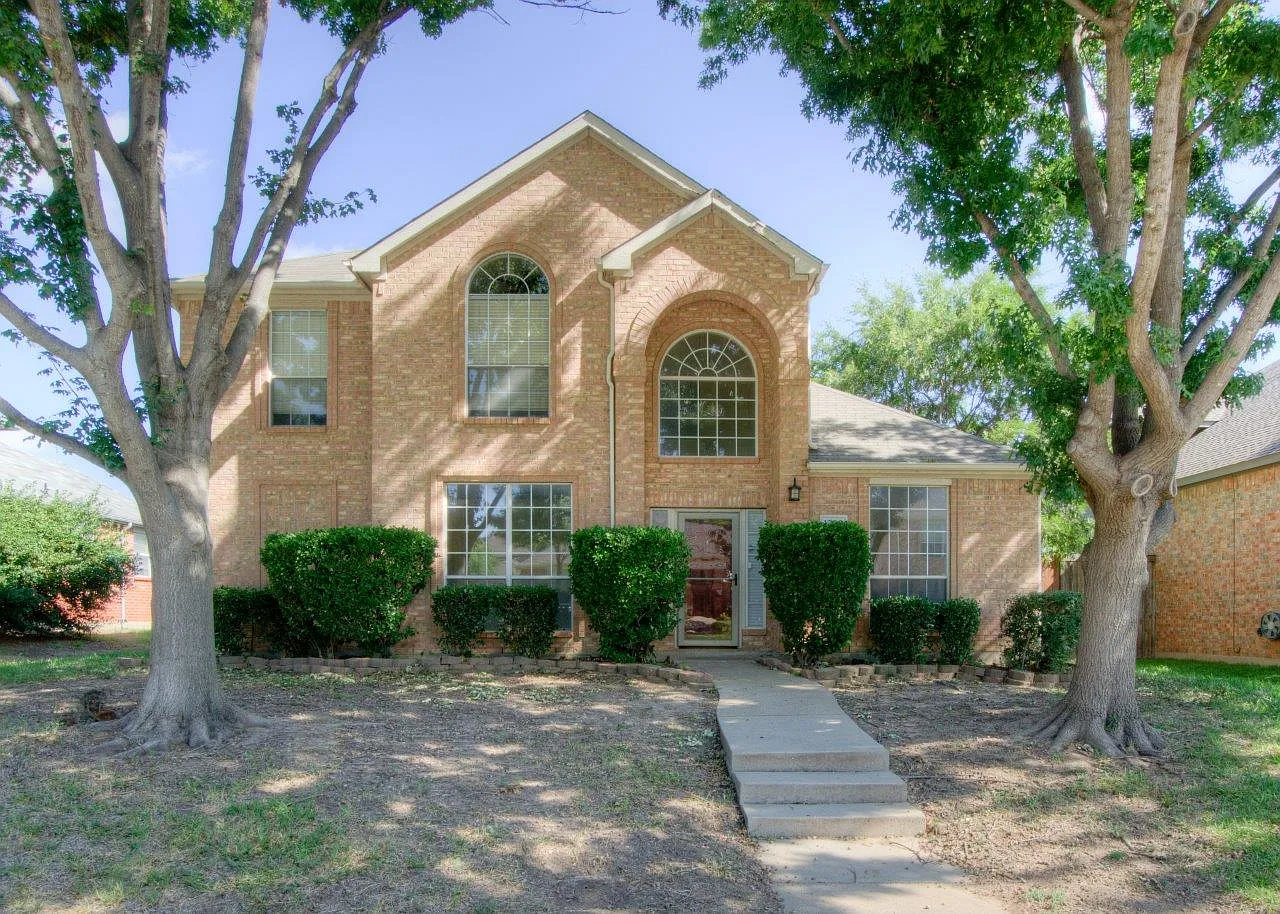 4 bed, 2.5 bath, 2298 sqft, $2,695 — Photo 2