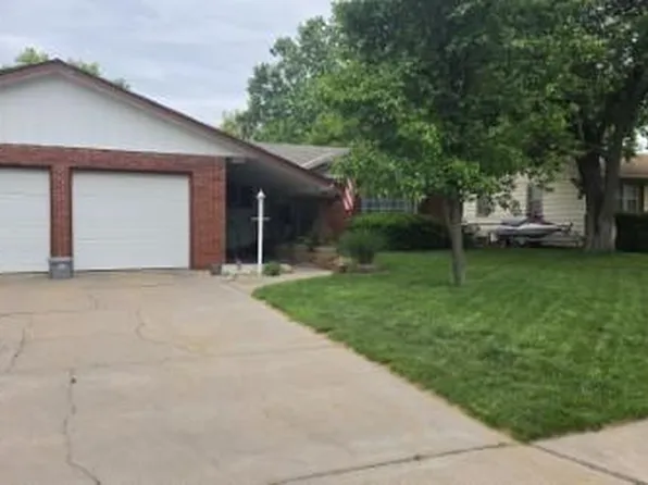 1013 E 20th Ave, Hutchinson, KS 67502