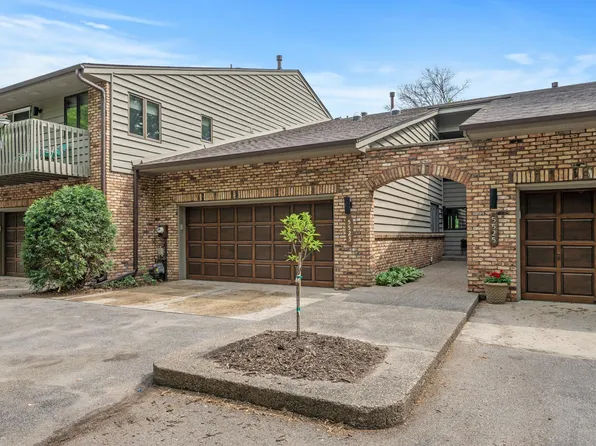 5523 Village Dr, Edina, MN 55439