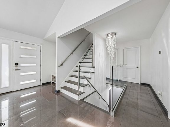 3rd image of 13 Munsey Rd