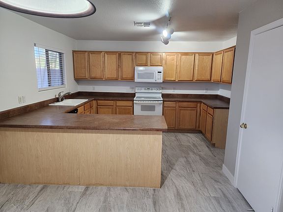 4th image of 564 E Palo Verde St