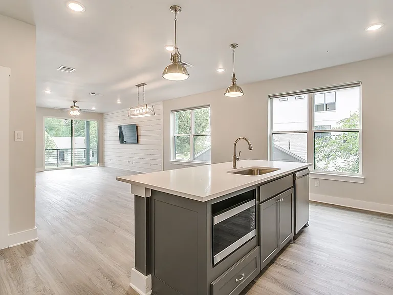 3210 Forest Park Blvd — Photo 24