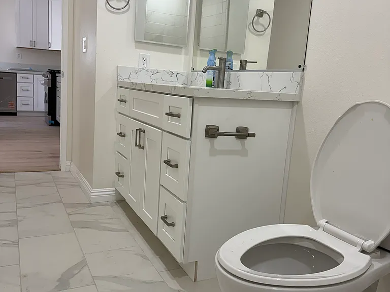 1920 E Kirkwood Ave #1920 — Photo 12