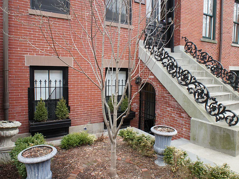 216 W Springfield St #3 — Photo 14