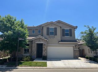 3438 Smith Ln, Clovis, CA 93619
