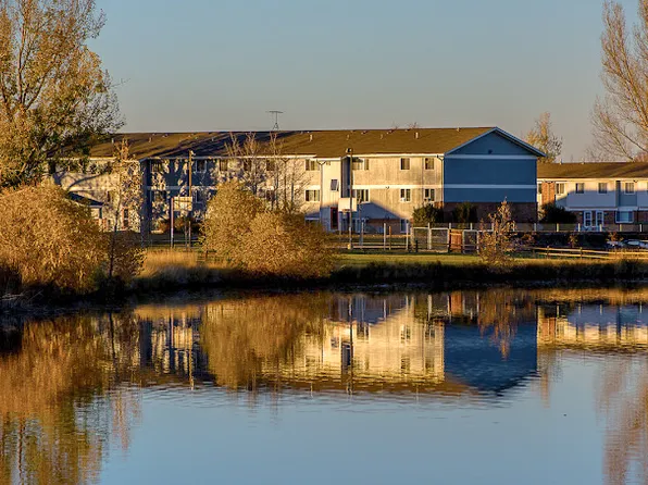 Autumn Lake Apartments