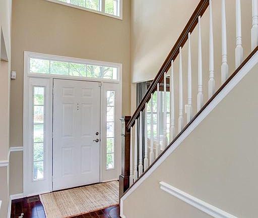 5th image of 7911 Chardon Ct