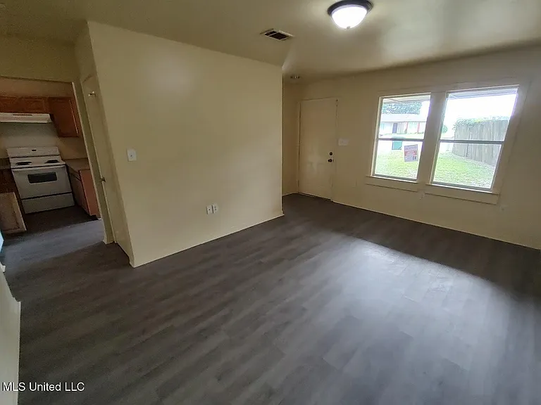 4807 King James Dr — Photo 5