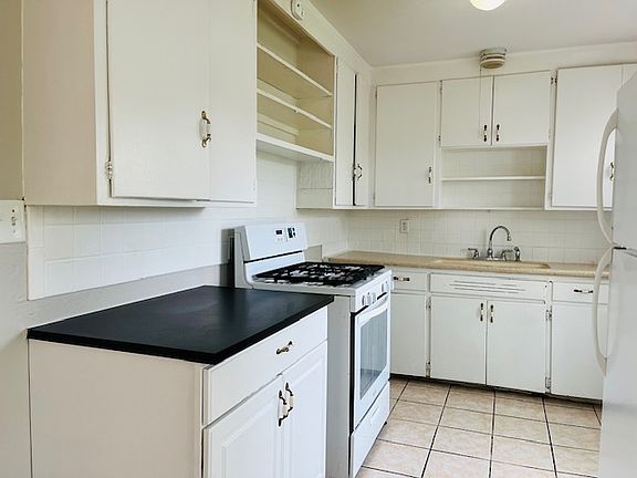 3rd image of 1238 Grandview Blvd