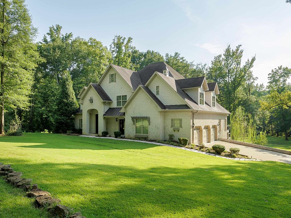1st image of 529 Riverbend Pl