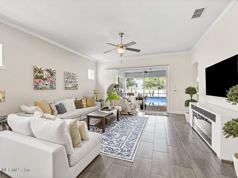45 Tamarac Ave — Photo 8