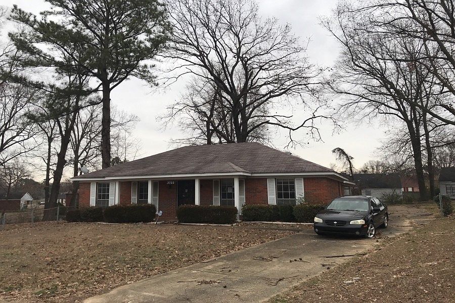 2nd image of 3732 Village Oak Cv