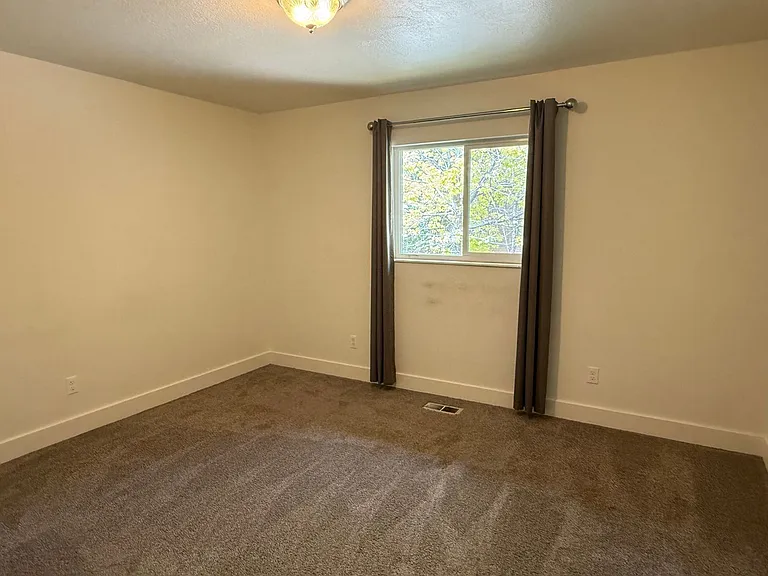 54 W Clearfield triplex — Photo 17