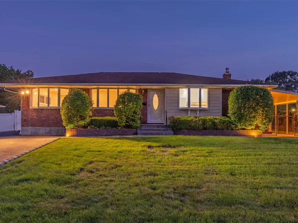20 Pittoni Drive, Commack, NY 11725
