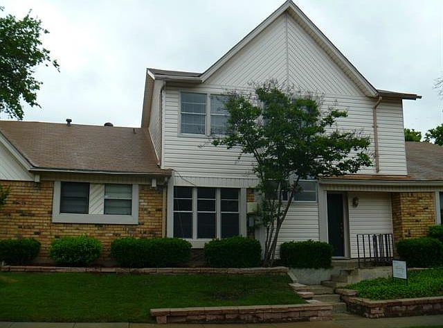 1st image of 2027 Clubview Dr