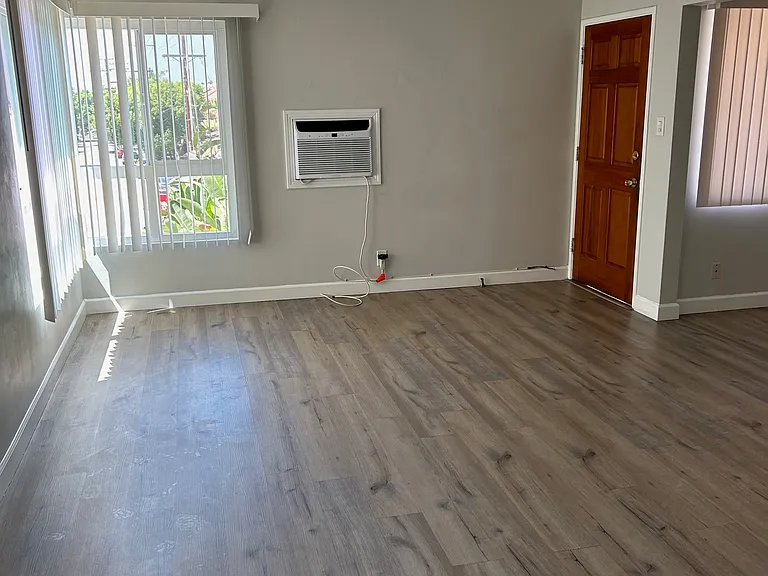 305 W Loraine St #C — Photo 2
